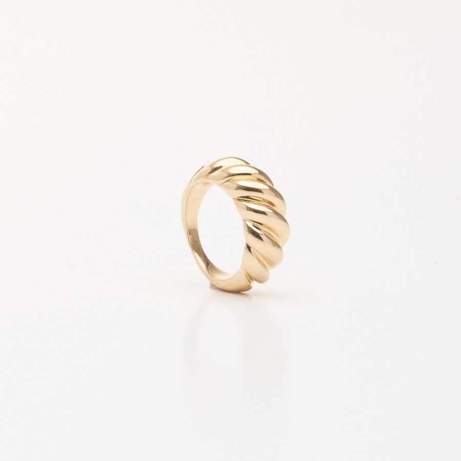 Anillo dorado de acero Lut