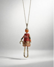 Collar muñeca Alicia (La intelectual)