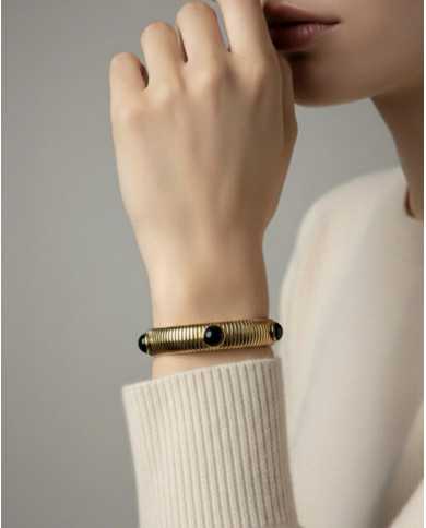 Brazalete Selene ónix negra