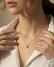 Collar Cloeia rojizo