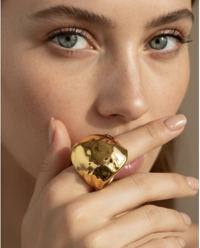 Anillo acero dorado Martilla