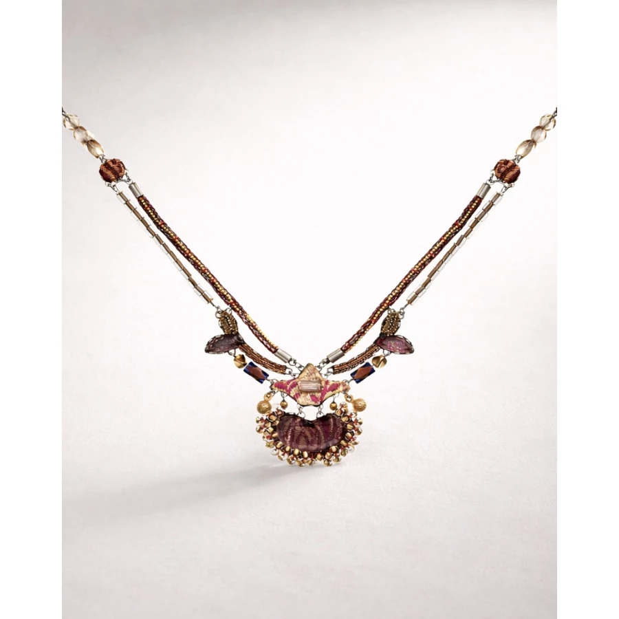 Collar Ayala Bar Chaya