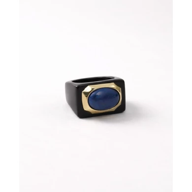 Anillo Ylva marrón chocolate con piedra azul marino