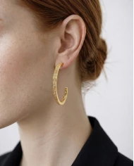 Pendientes Aina — el aro perfecto que ilumina tu rostro