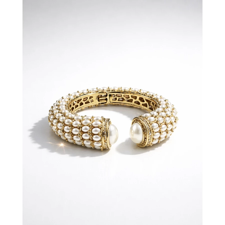Brazalete Dafne blanco — pureza y brillo en una pieza única