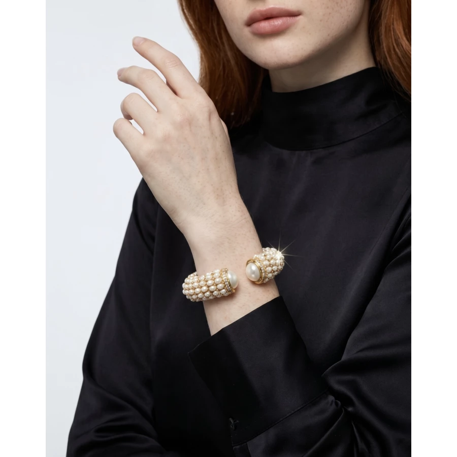 Brazalete Dafne blanco — pureza y brillo en una pieza única