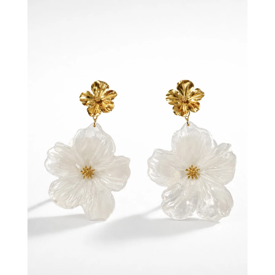 Pendientes Elsa resina — delicadeza natural que ilumina tu rostro