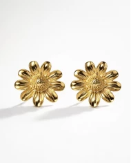 Pendientes Margarita — frescura dorada que ilumina con delicadeza natural