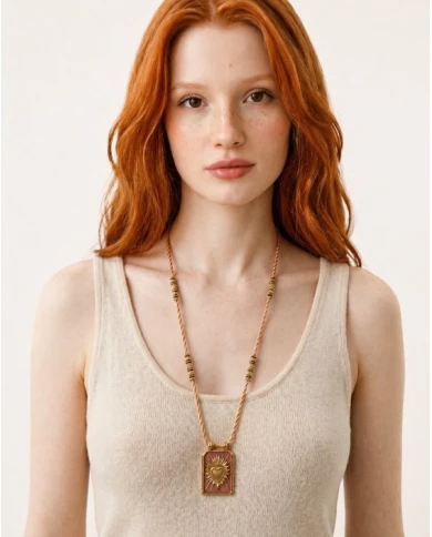 Collar Berta corazón — pieza que ilumina con fuerza y delicadeza