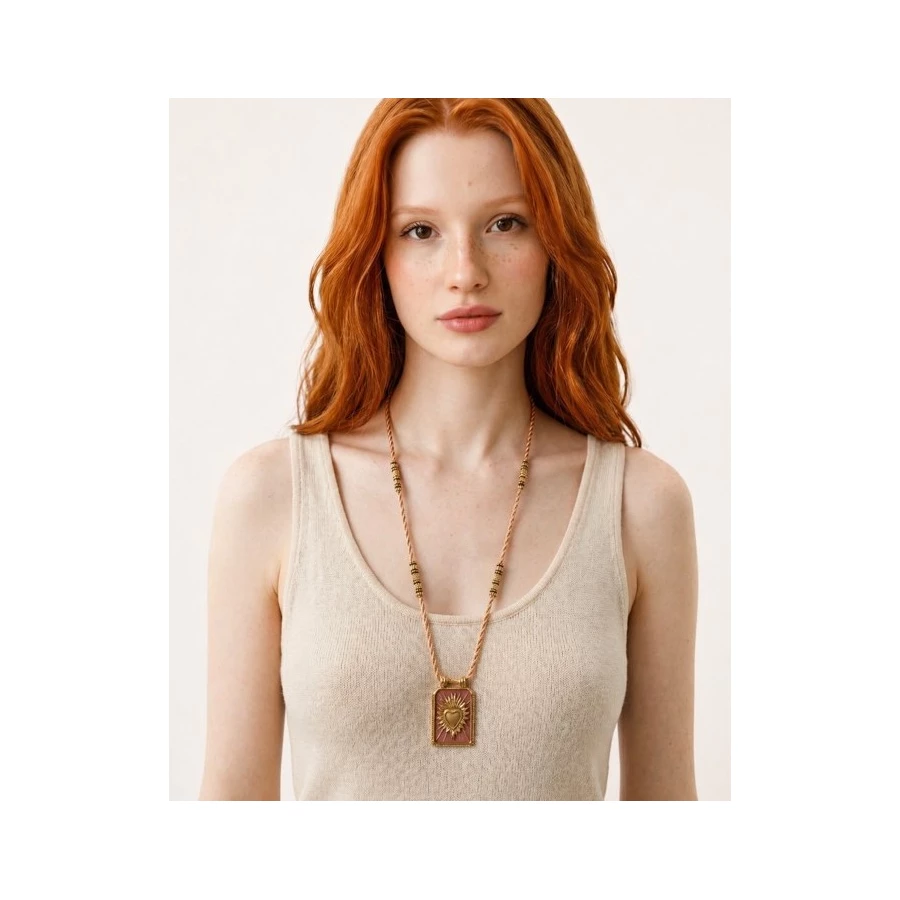 Collar Berta corazón — pieza que ilumina con fuerza y delicadeza
