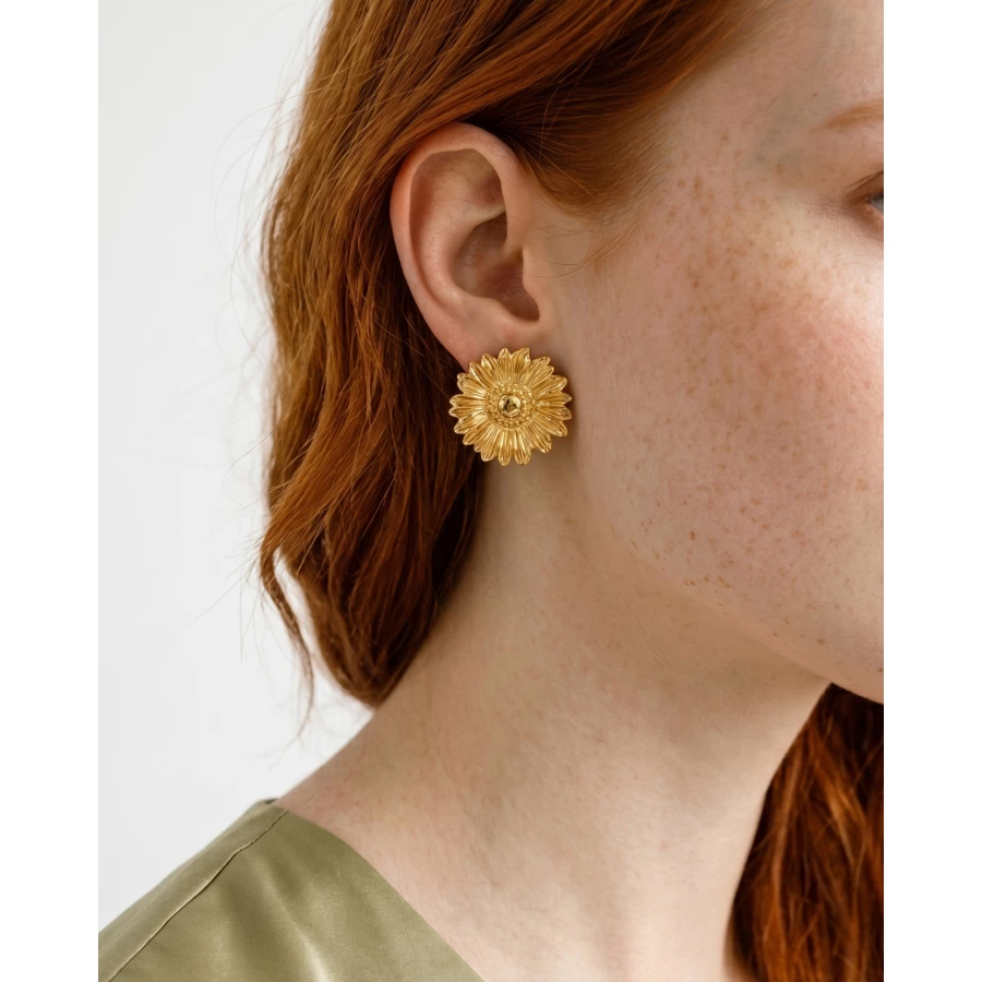 Pendientes Girasol — luz dorada que realza tu estilo con frescura y carácter
