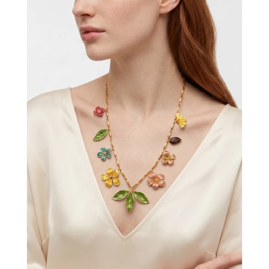 Collar Fiora — naturaleza en movimiento