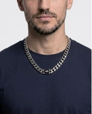 Cadena Hugo caballero — carácter minimalista con fuerza masculina