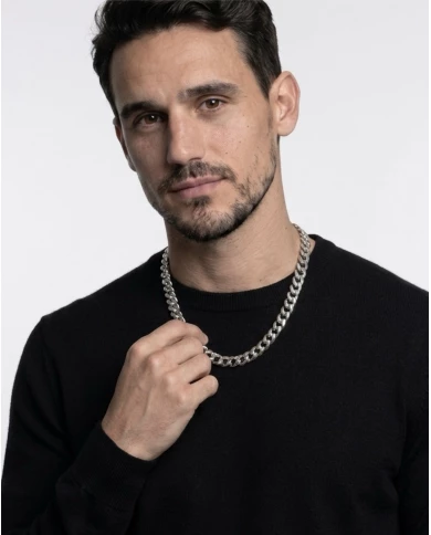 Cadena Ares caballero — presencia y estilo atemporal