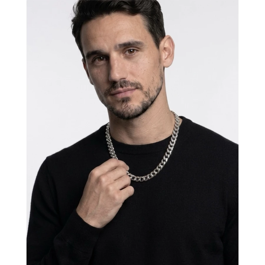 Cadena Ares caballero — presencia y estilo atemporal