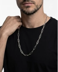Cadena Leo caballero — sencillez con estilo moderno