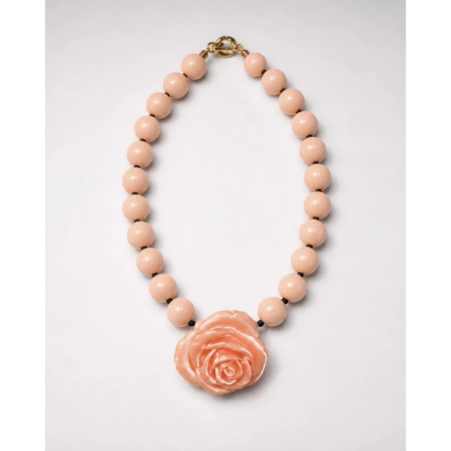 Collar Rosé— delicadeza convertida en joya