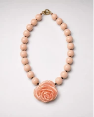 Collar Rosé— delicadeza convertida en joya