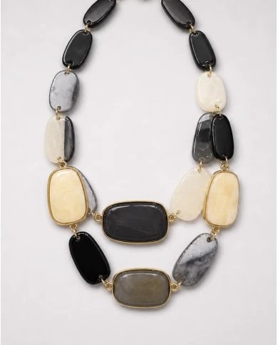 Collar Iris resina — geometría y elegancia contemporánea