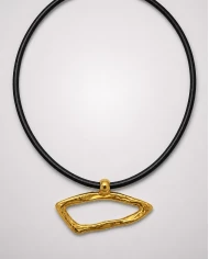 Collar Guila — arte minimalista con carácter