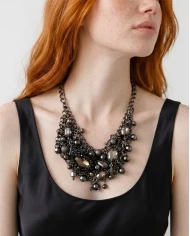 Collar Noctis — elegancia oscura con destellos sofisticados