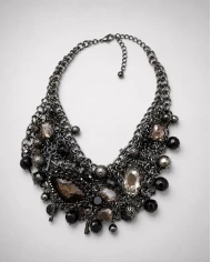 Collar Noctis — elegancia oscura con destellos sofisticados
