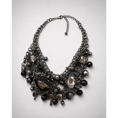 Collar Noctis — elegancia oscura con destellos sofisticados
