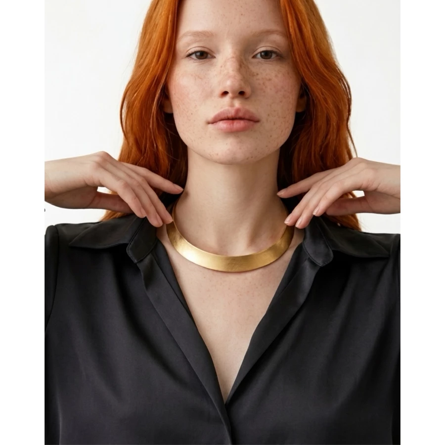 Choker Selene — elegancia minimalista en dorado mate