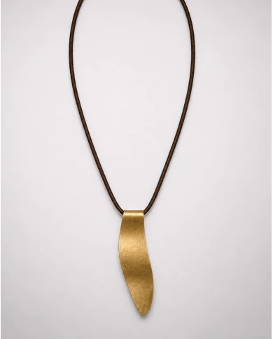Collar Nara — diseño escultórico con alma artesanal Collar Nara — diseño escultórico con alma artesanal