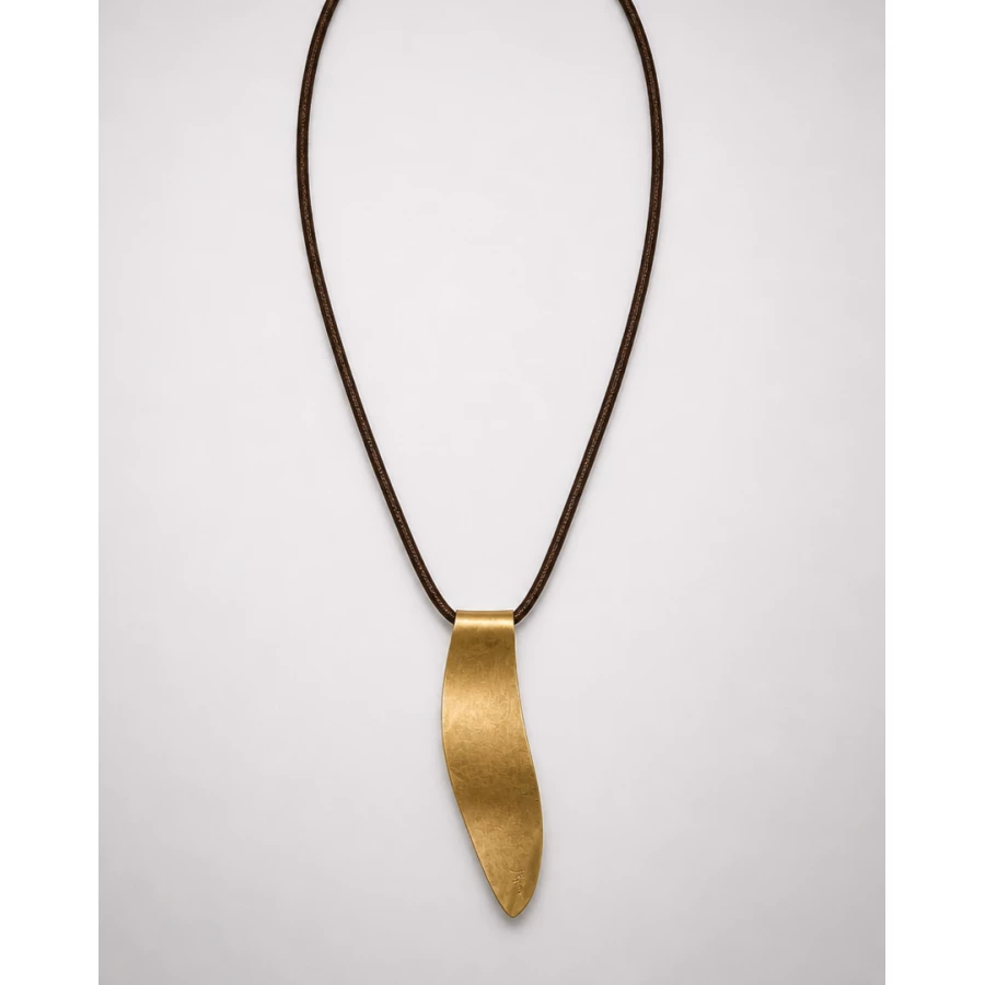 Collar Nara — diseño escultórico con alma artesanal