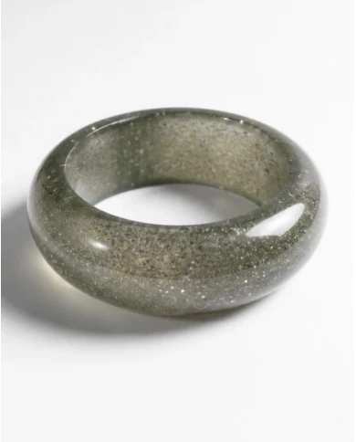Brazalete Selene Oliva — brillo sutil con efecto joya