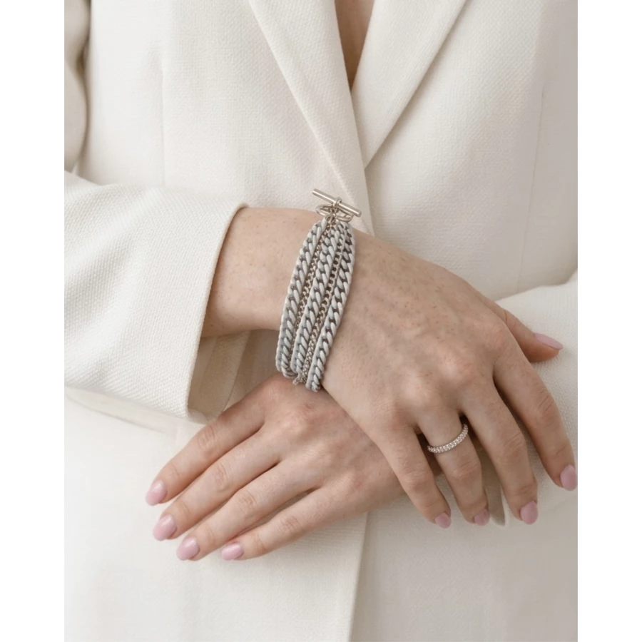 Brazalete White Chains — diseño multicadena en blanco y plata Brazalete White Chains — diseño multicadena en blanco y plata
