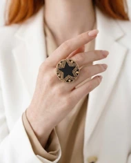 Anillo Black Star — diseño estelar con acabado elegante Anillo Black Star — diseño estelar con acabado elegante