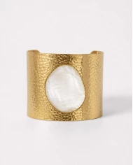 Brazalete Alba — luminosidad natural y elegancia atemporal. Brazalete Alba — luminosidad natural y elegancia atemporal.