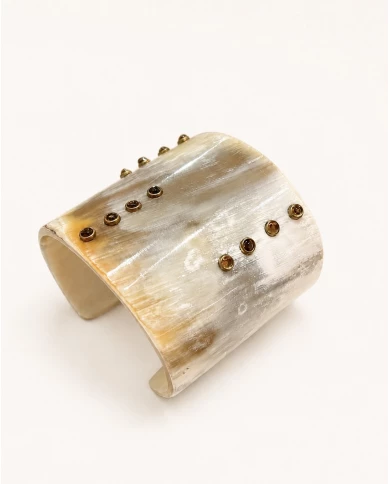 Brazalete Duna — inspiración natural con delicados destellos dorados