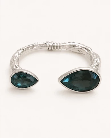 Noctis Azure — brazalete abierto con lágrimas de zafiro azul