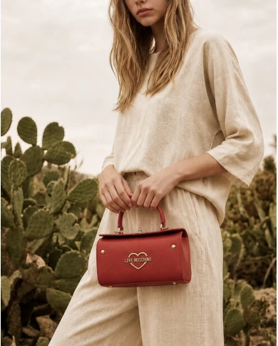 Bolso Scarlet Charm — el toque de color que transforma cualquier look