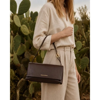 Bolso Valentino Fable RE Flap — Marrón elegante de hombro
