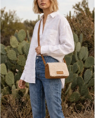 Bolso Valentino Iceland — Suavidad y estilo para tus looks de invierno