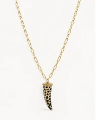 Collar Wild Horn Gold — un toque salvaje con elegancia dorada. Collar Wild Horn Gold — un toque salvaje con elegancia dorada.
