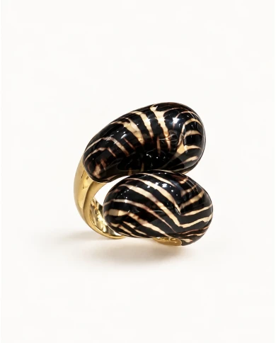 Anillo Zebra Gold — un diseño escultórico con carácter.
