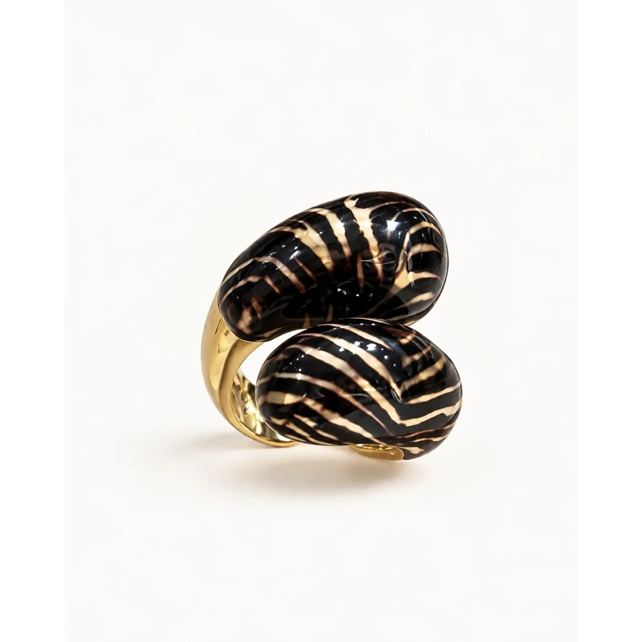 Anillo Zebra Gold — un diseño escultórico con carácter.