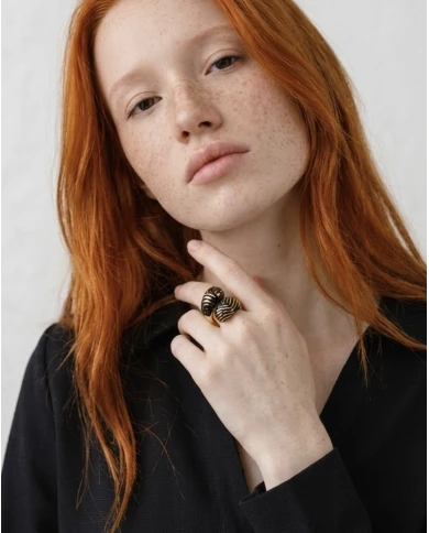 Anillo Zebra Gold — un diseño escultórico con carácter.