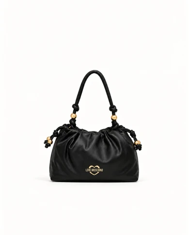 Bolso Love Moschino Black Love — un básico negro con detalles dorados que enamora.