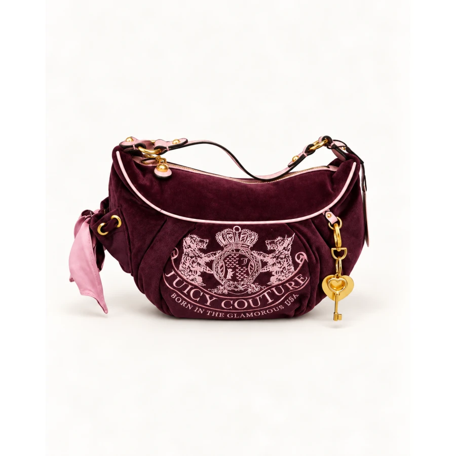 Bolso Juicy Couture Burgundy Love — un toque romántico con carácter.