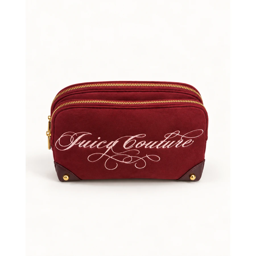 Neceser Juicy Couture Burgundy Signature — un toque de color y estilo.