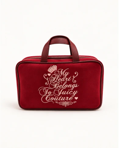 Neceser Juicy Couture Burgundy Romance — un diseño con encanto y personalidad.