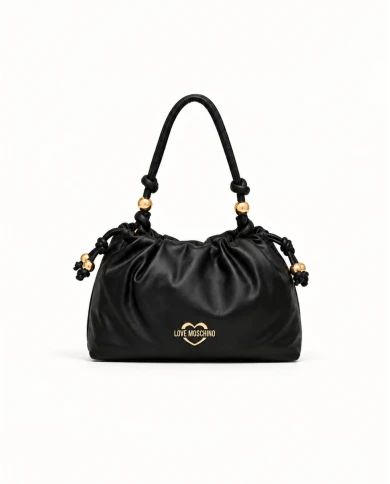 Bolso Love Moschino Black Love — un básico negro con detalles dorados que enamora.