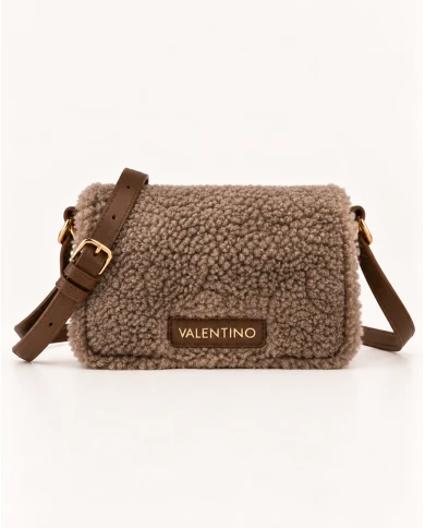 Bolso Valentino Iceland brown — Suavidad y estilo para tus looks de invierno Bolso Valentino Iceland brown — Suavidad y estilo para tus looks de invierno